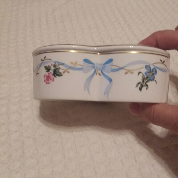 Christopher Stuart Floral Ribbon Trinket Box - Picture 4 of 7
